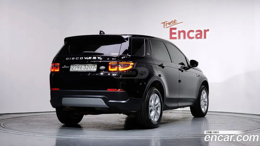 Land Rover Discovery Sport 2020 — photo 2