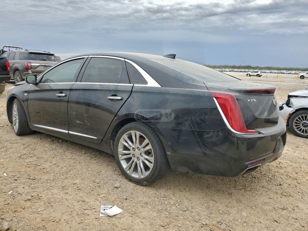 Cadillac XTS 2018 — photo 2