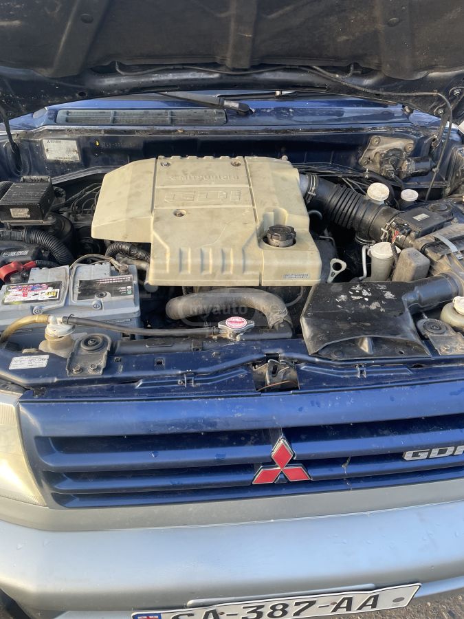 Mitsubishi Pajero IO 1999 — photo 2