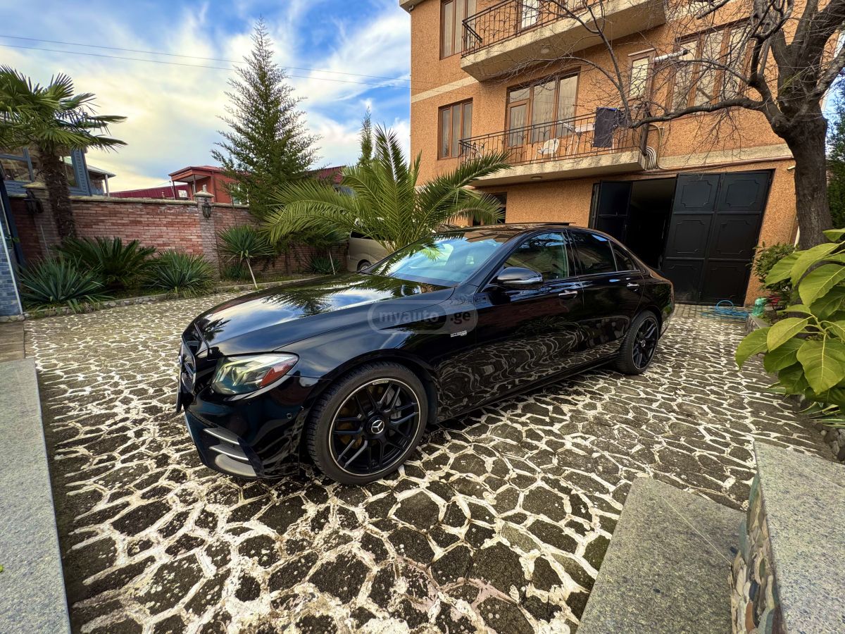 Mercedes-Benz E43 AMG 2018 — photo 2