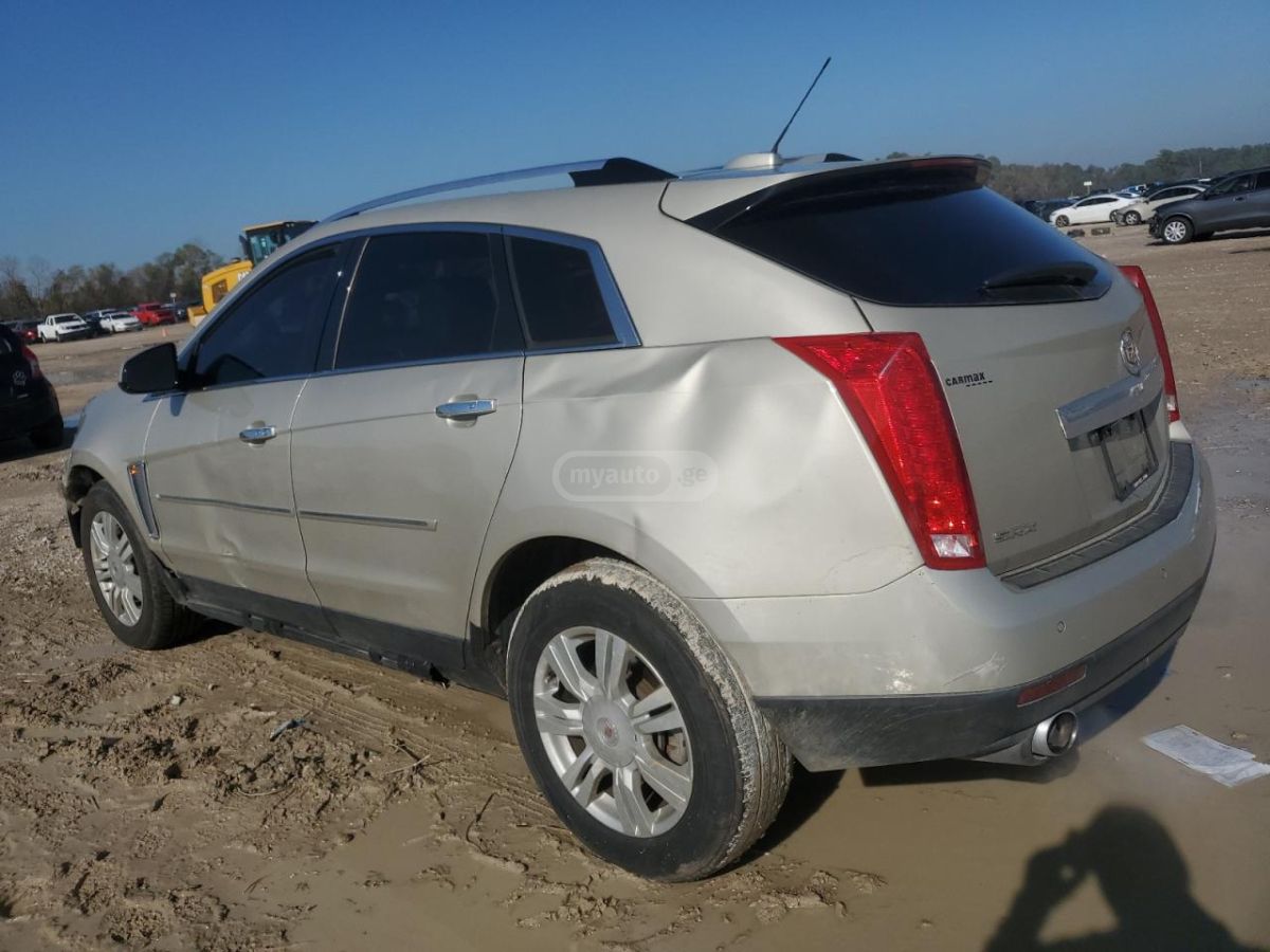 Cadillac SRX 2016 — photo 2