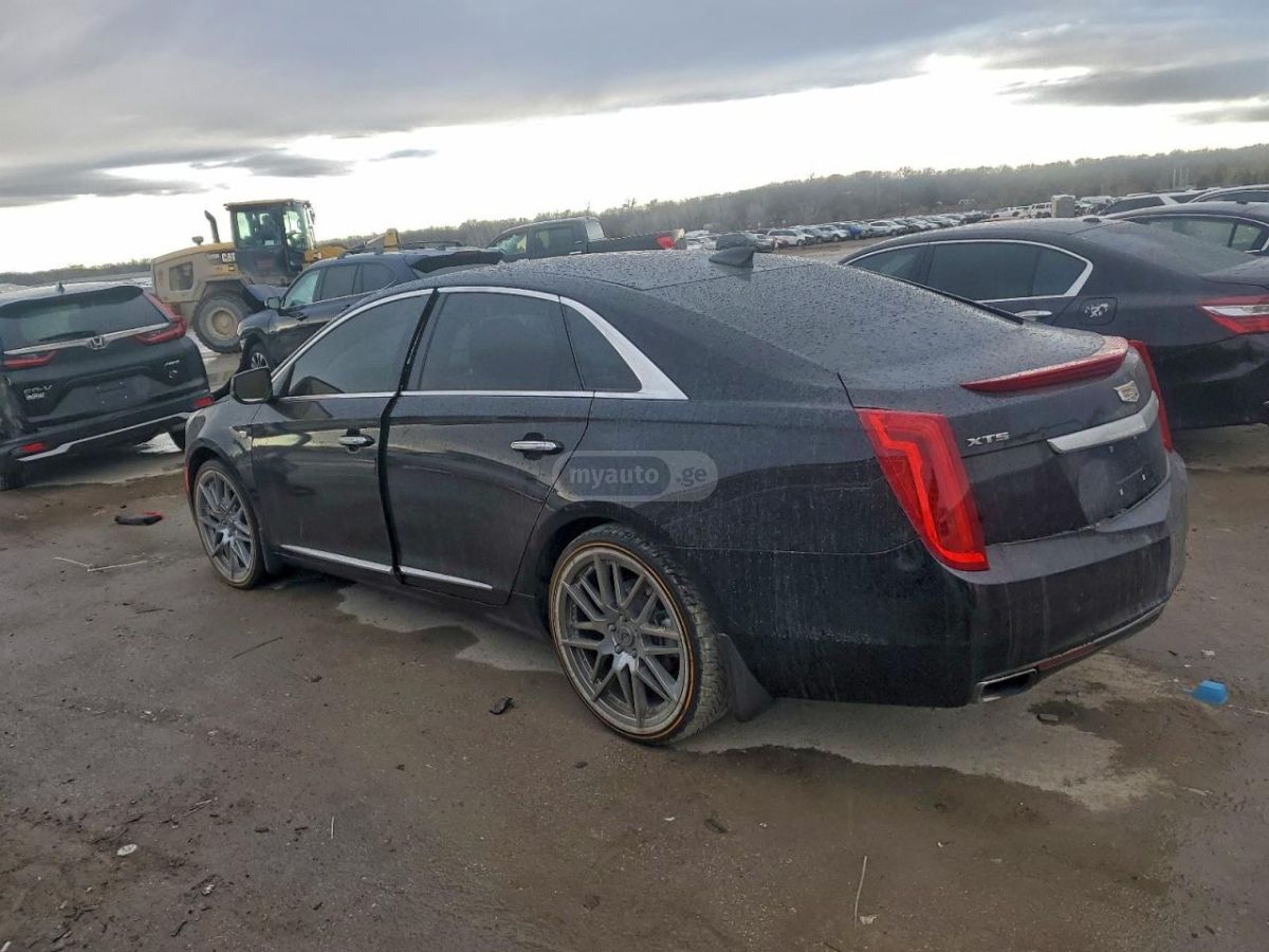 Cadillac XTS 2016 — photo 2