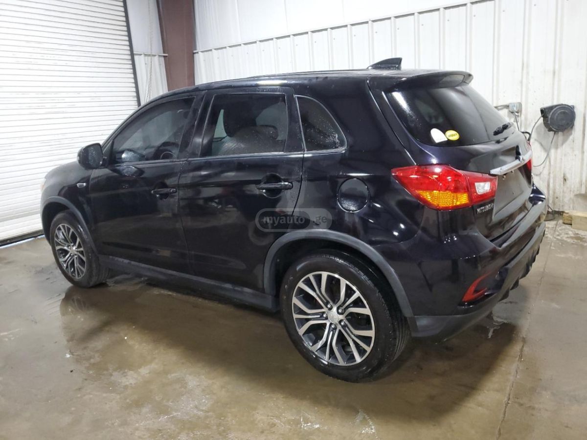 Mitsubishi Outlander 2019 — photo 2