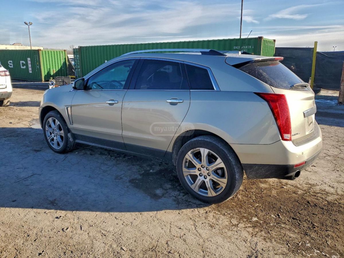 Cadillac SRX 2016 — photo 2