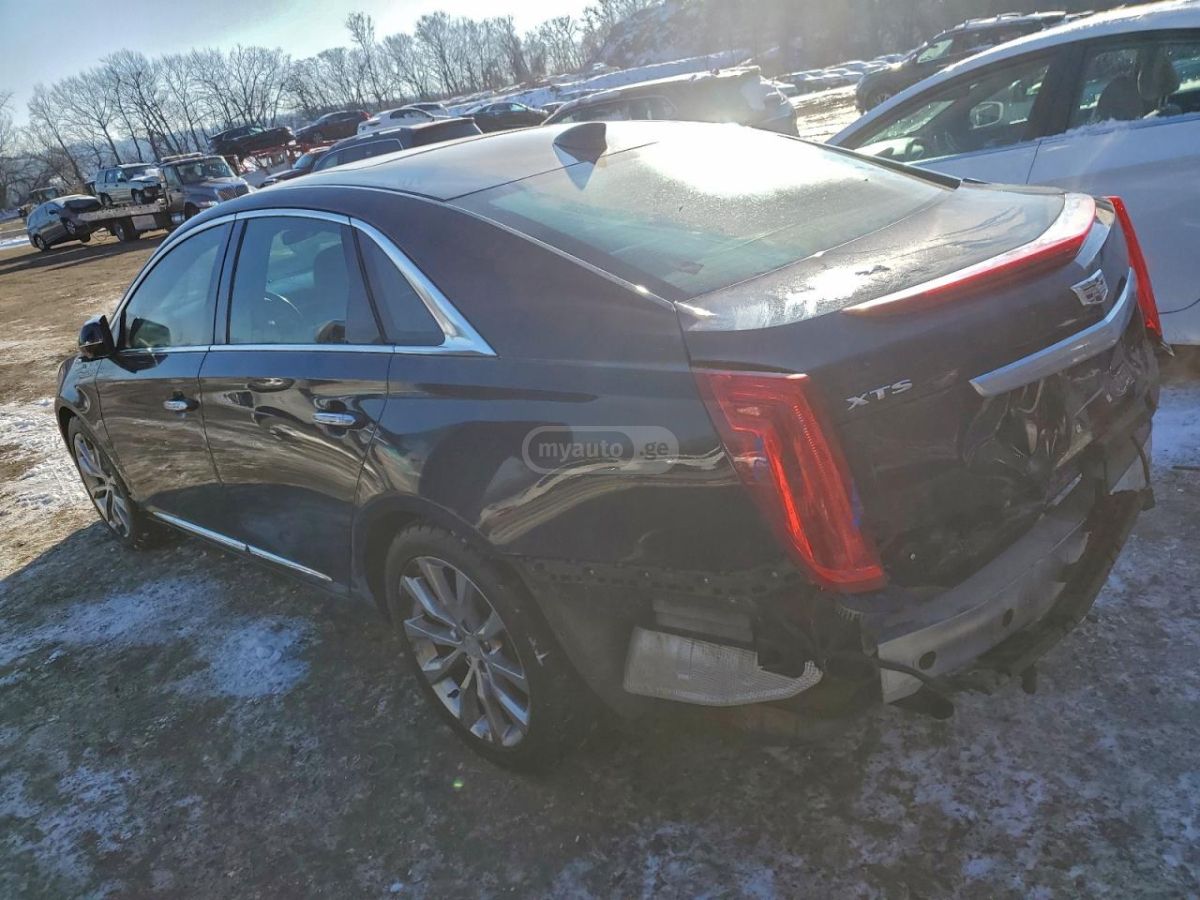 Cadillac XTS 2017 — photo 2