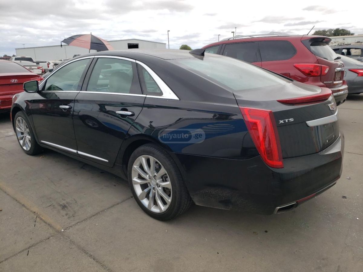 Cadillac XTS 2017 — photo 2