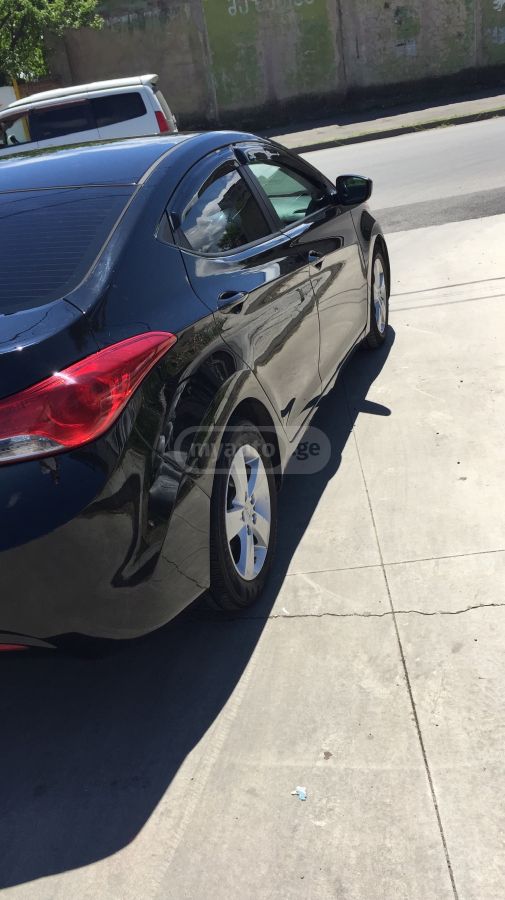 Hyundai Elantra 2012 — photo 2