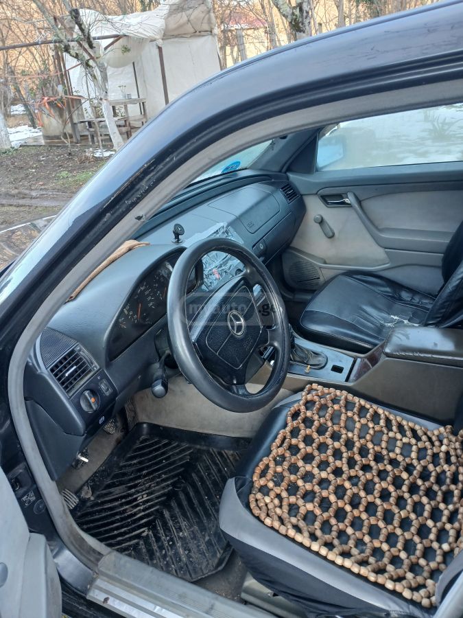 Mercedes-Benz C 180 1995 — photo 2