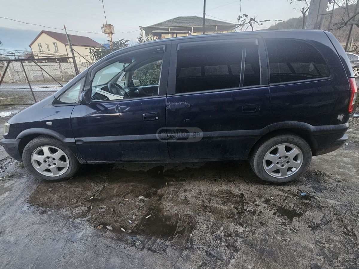 Opel Zafira 2004 — photo 2
