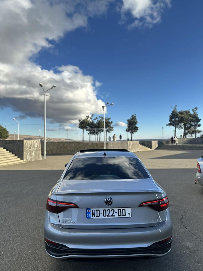 Volkswagen Jetta 2022 — photo 2