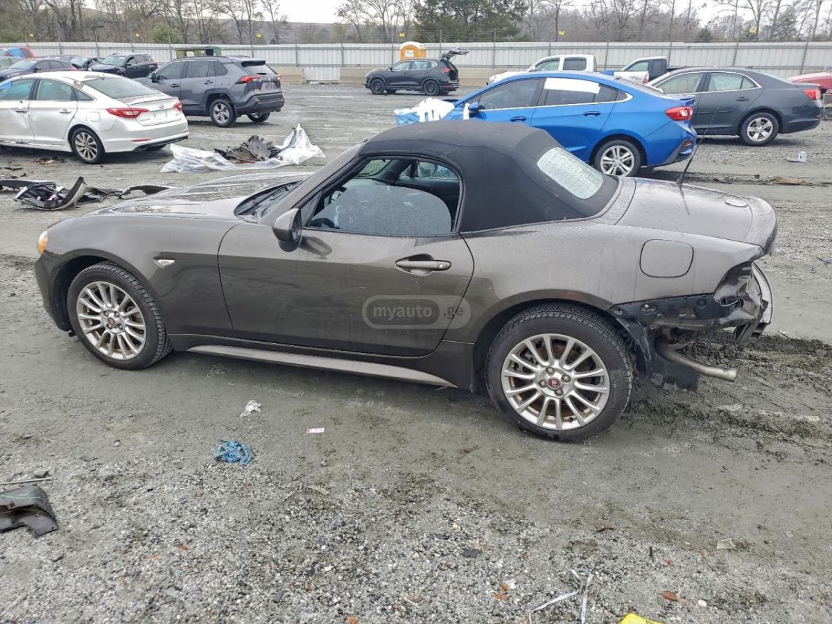 Fiat 124 2018 — photo 2