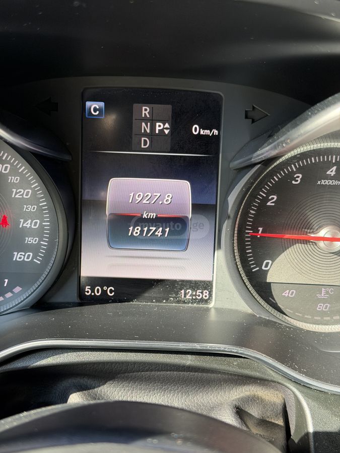 Mercedes-Benz GLC 300 2017 — photo 2