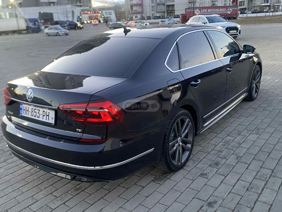 Volkswagen Passat 2017 — photo 2