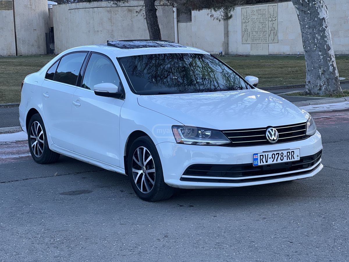 Volkswagen Jetta 2017 — photo 2