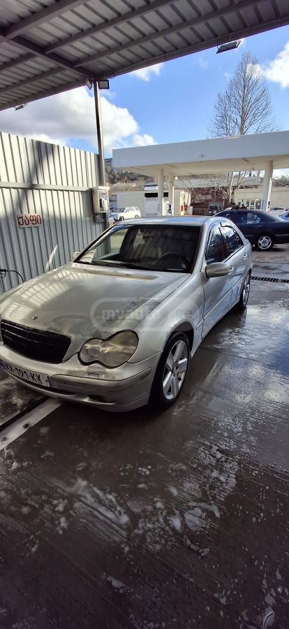 Mercedes-Benz C 320