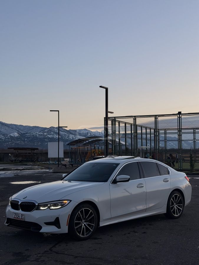 BMW 330 2021 — photo 2