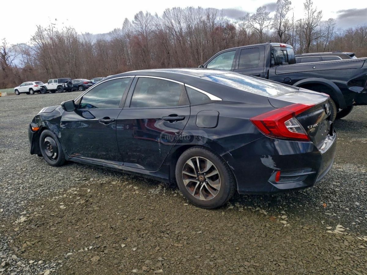 Honda Civic 2018 — photo 2