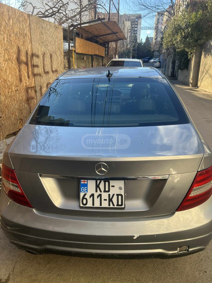 Mercedes-Benz C 250 2013 — photo 2