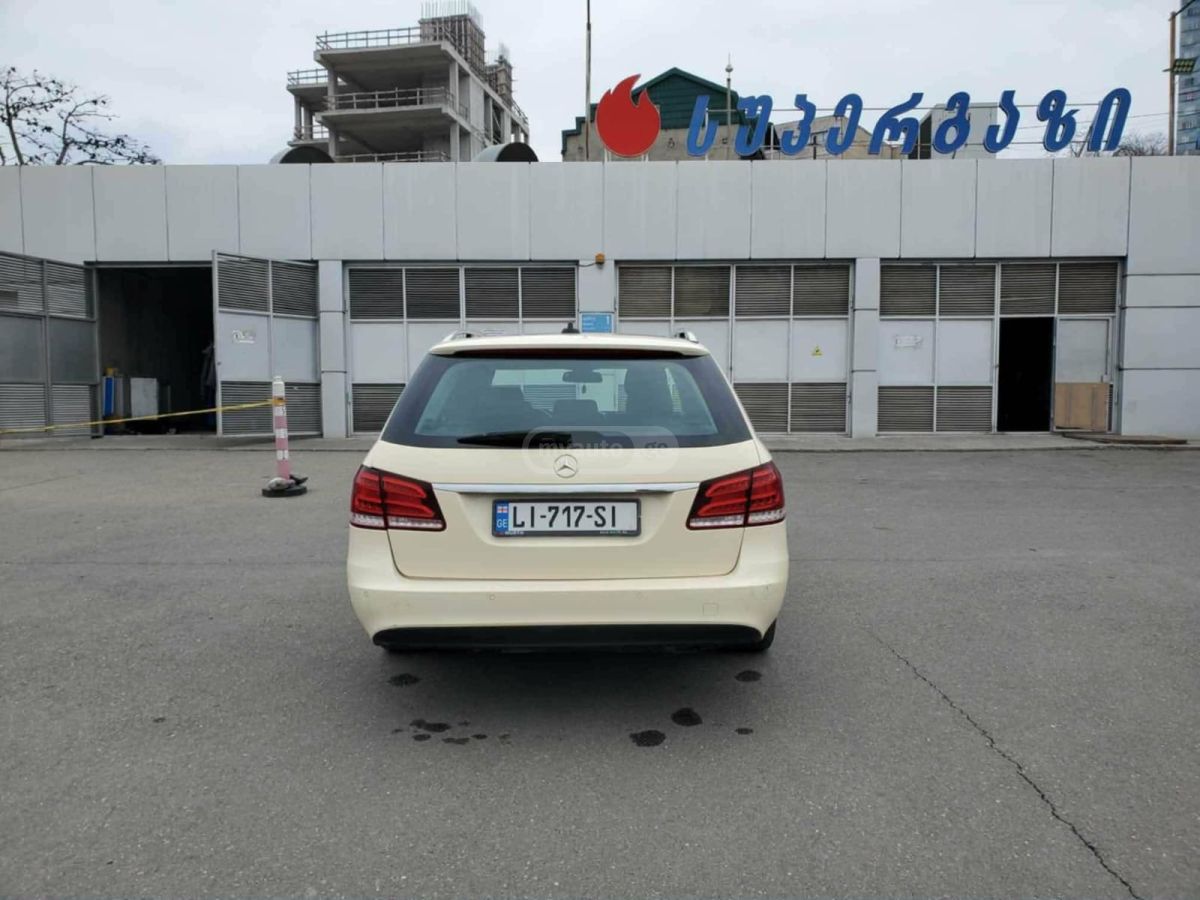 Mercedes-Benz E 350 2014 — photo 2