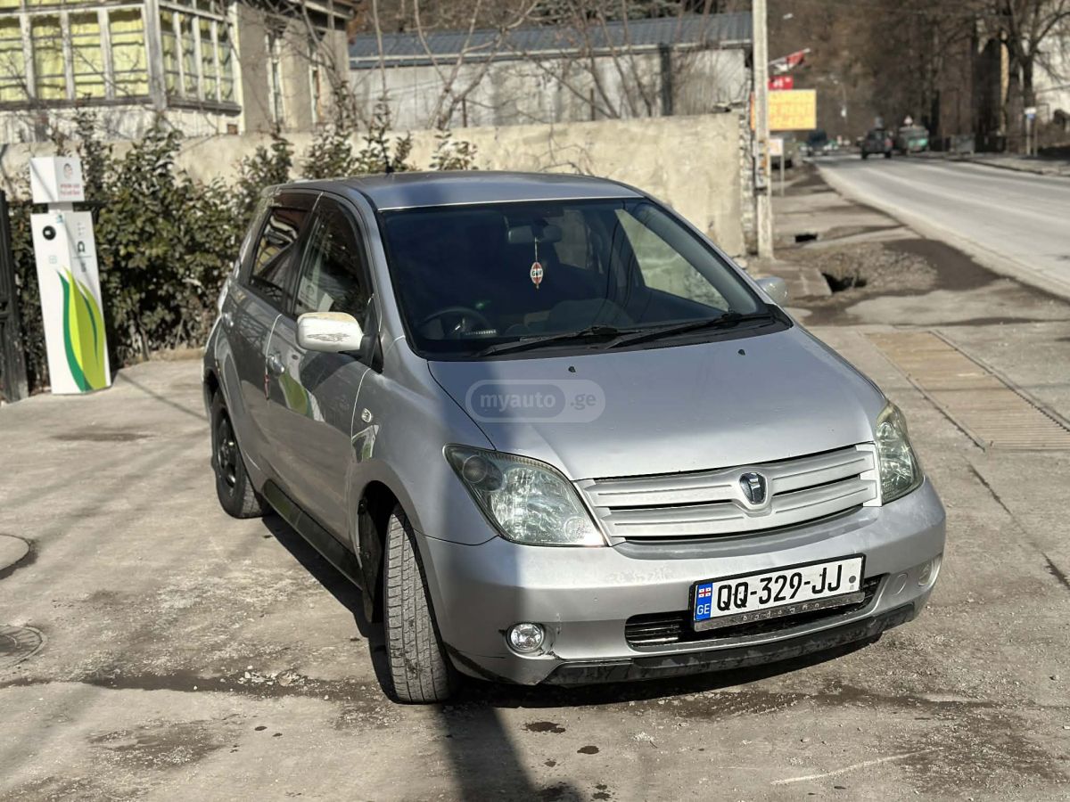 Toyota Ist