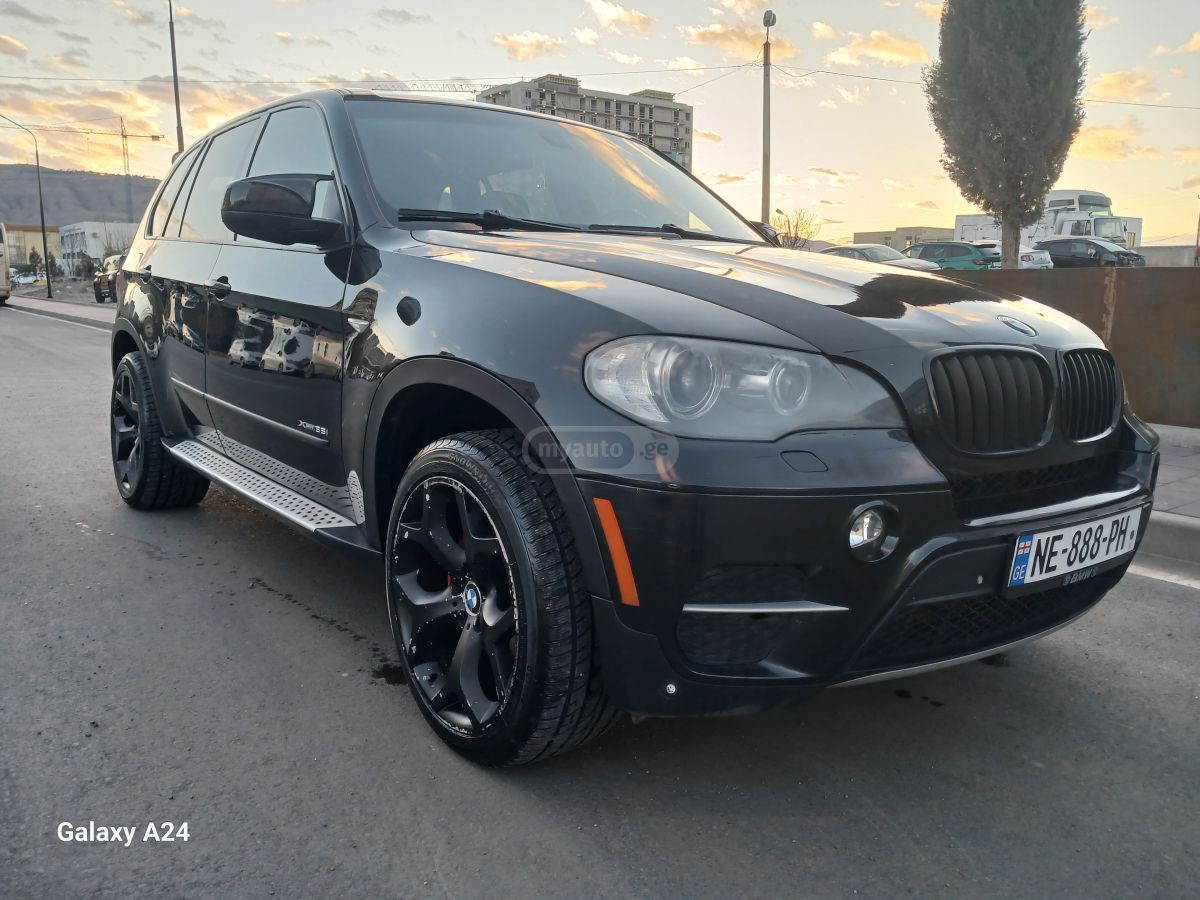 BMW X5 2011 — photo 2