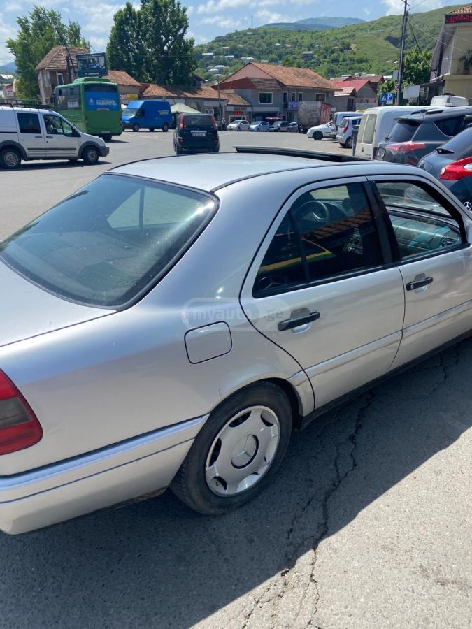 Mercedes-Benz C 220 1997 — photo 2