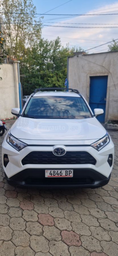 Toyota RAV 4 2020 — photo 2