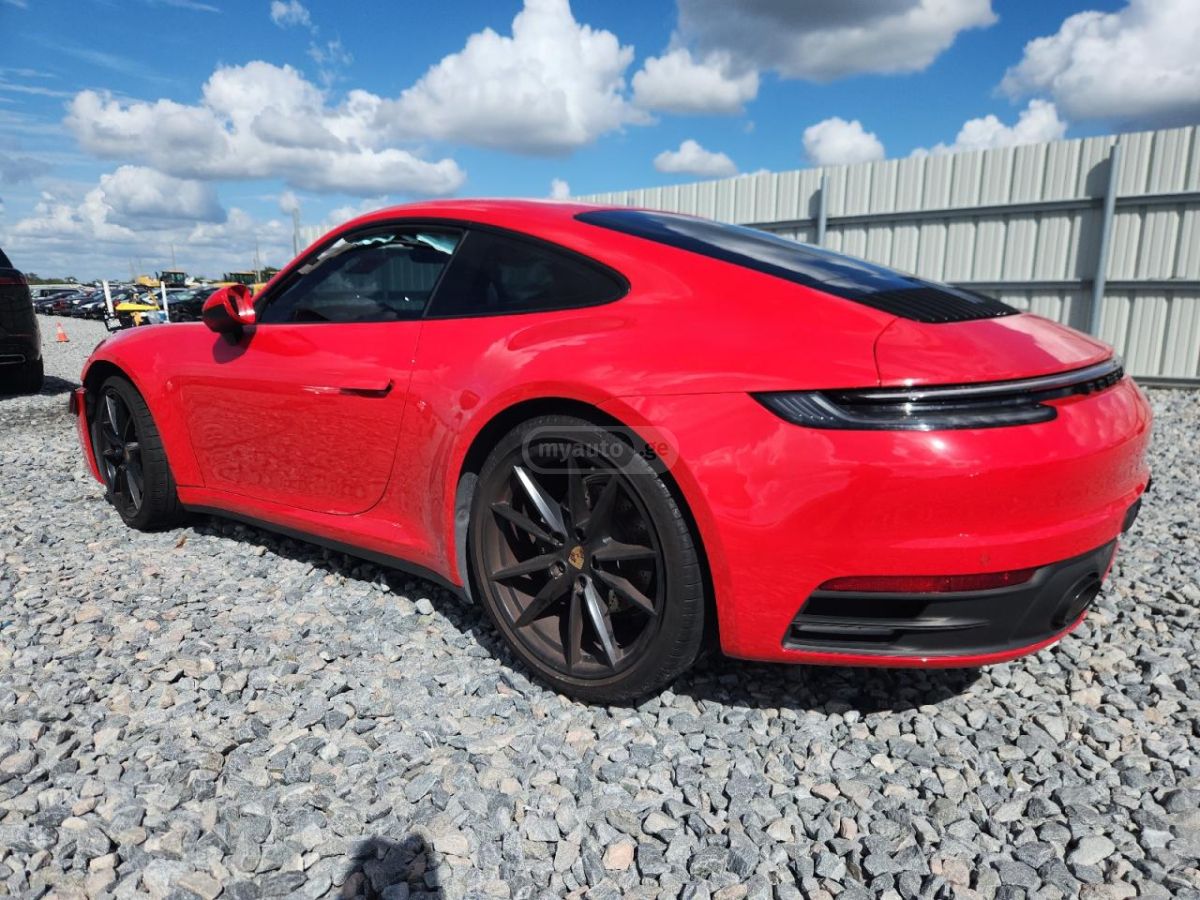 Porsche 911 2021 — photo 2