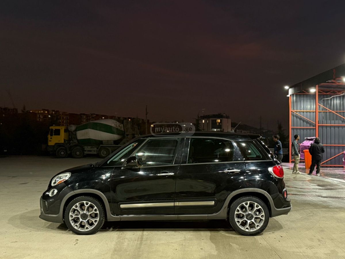 Fiat 500L 2013 — photo 2