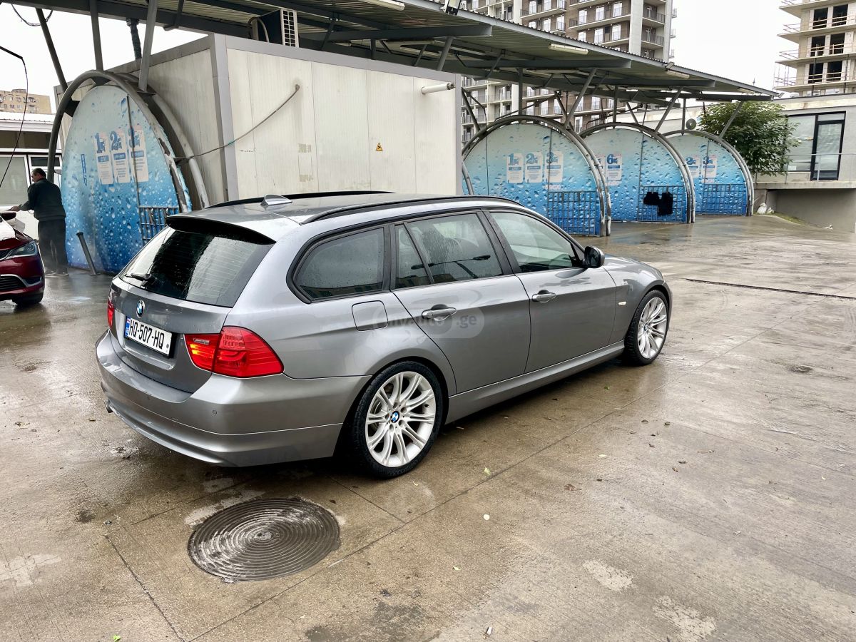 BMW 320 2011 — photo 2