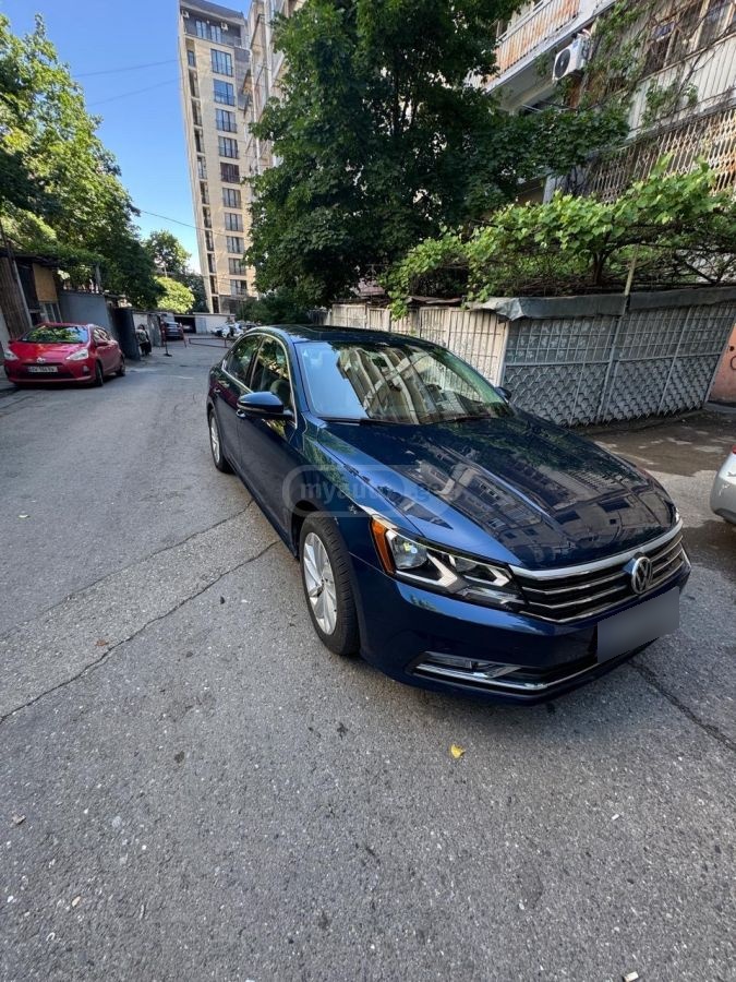 Volkswagen Passat 2018 — photo 2