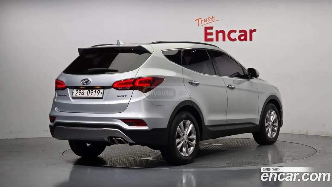 Hyundai Santa FE 2016 — photo 2