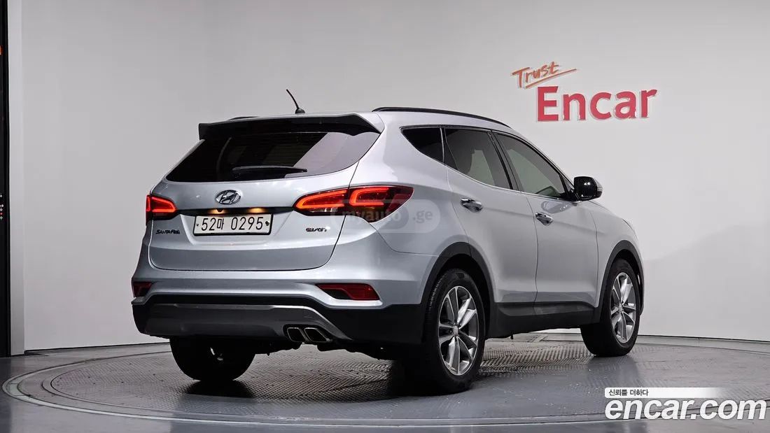 Hyundai Santa FE 2017 — photo 2