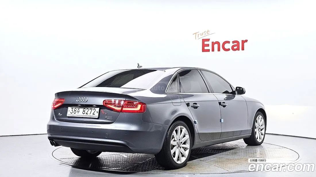 Audi A4 2014 — photo 2