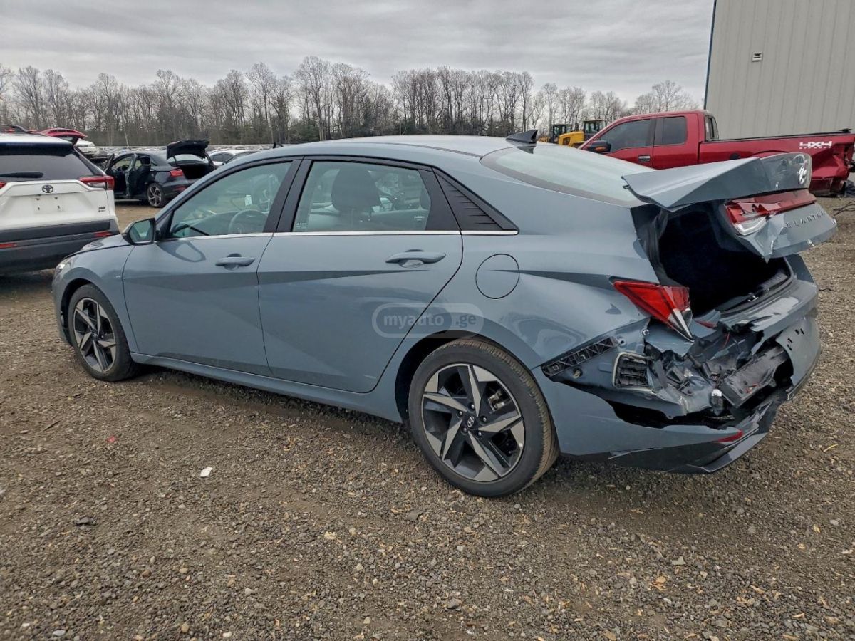 Hyundai Elantra 2023 — photo 2