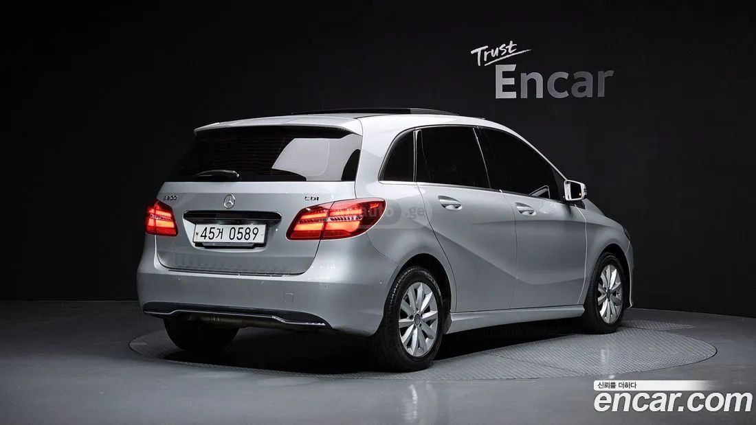 Mercedes-Benz B Electric Drive 2015 — photo 2