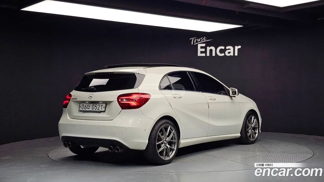 Mercedes-Benz A 45 AMG 2016 — photo 2