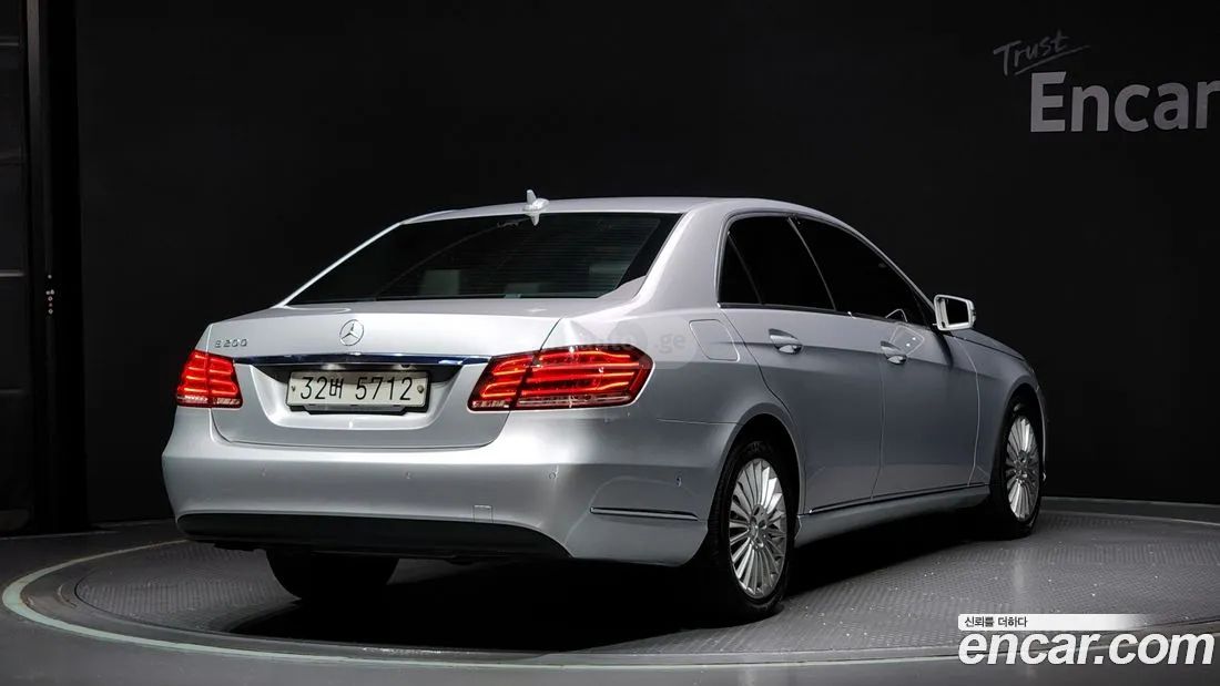 Mercedes-Benz E 63 AMG 2014 — photo 2
