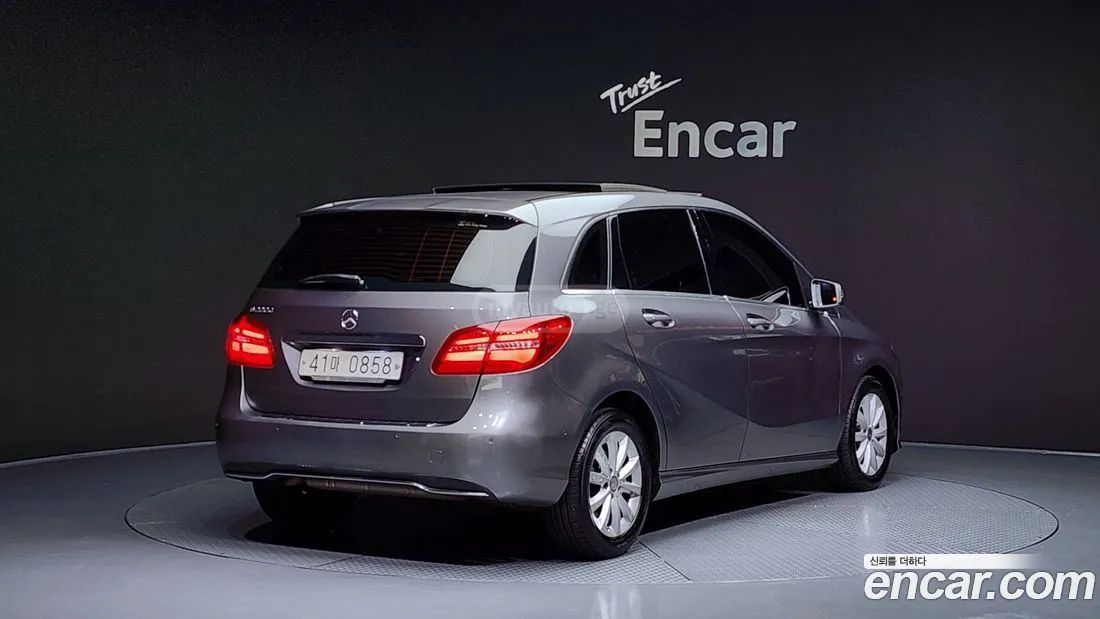 Mercedes-Benz B Electric Drive 2016 — photo 2