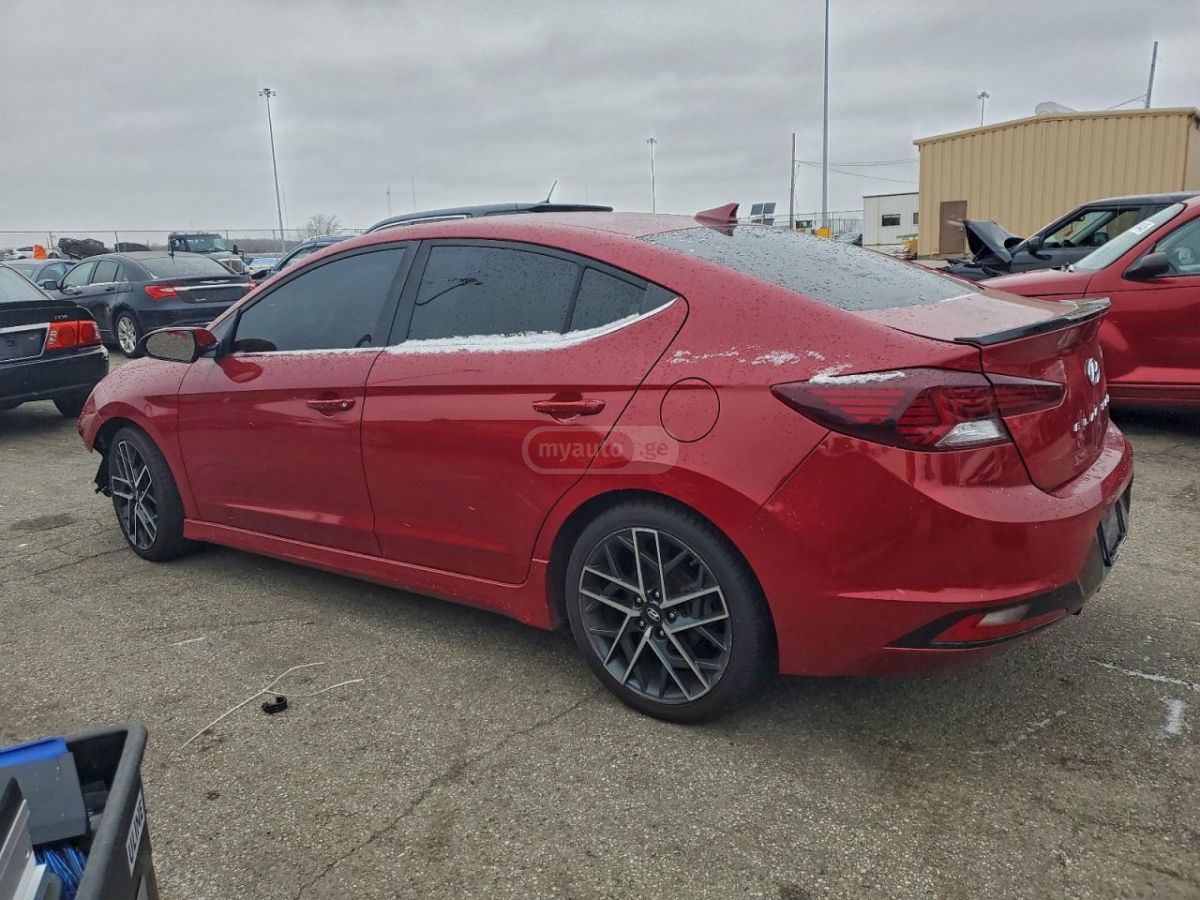 Hyundai Elantra 2019 — photo 2