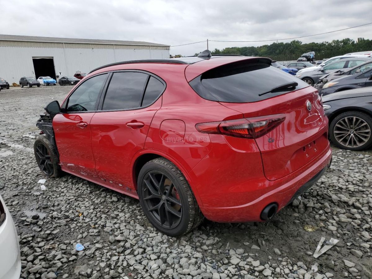 Alfa Romeo Stelvio 2020 — photo 2