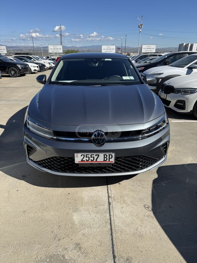 Volkswagen Jetta 2025 — photo 2