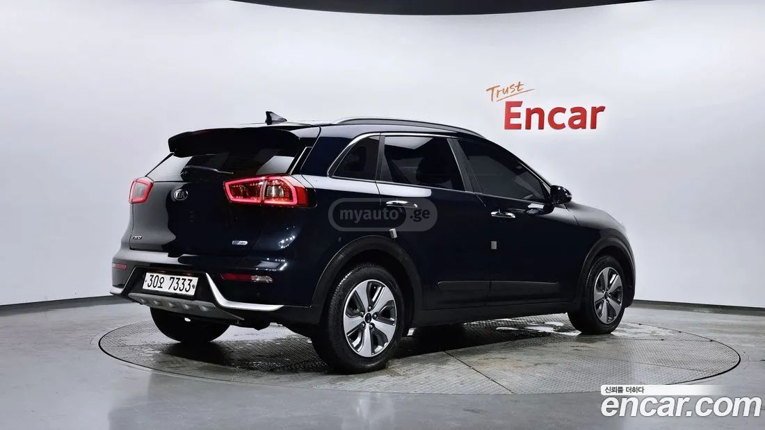Kia Niro 2018 — photo 2