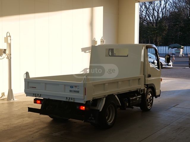 Mitsubishi Canter 2020 — photo 2