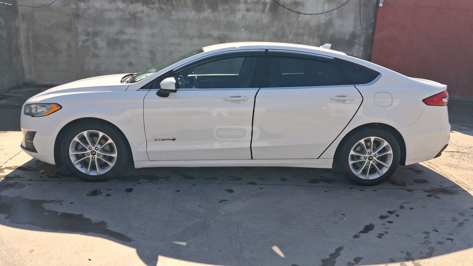 Ford Fusion 2018 — photo 2