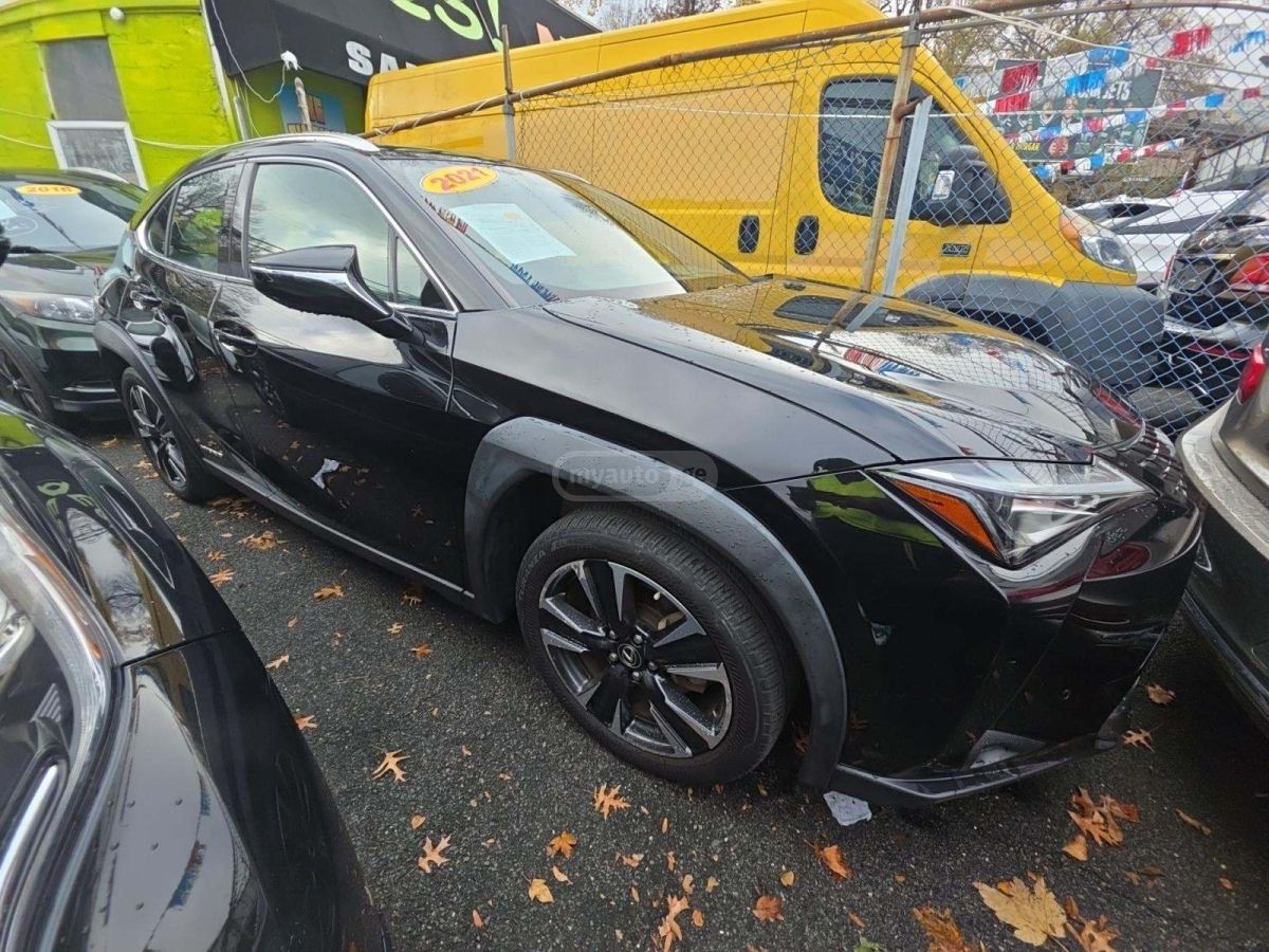 Lexus UX 250 h 2021 — photo 2
