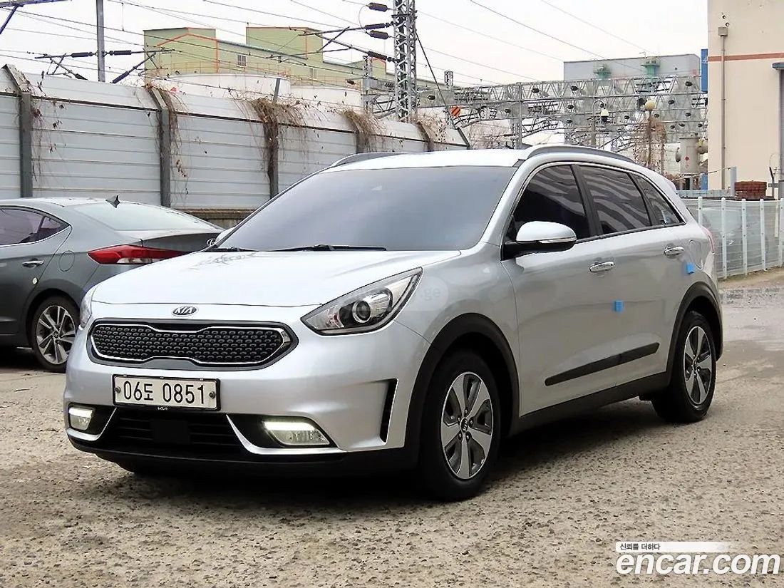 Kia Niro 2017 — photo 2