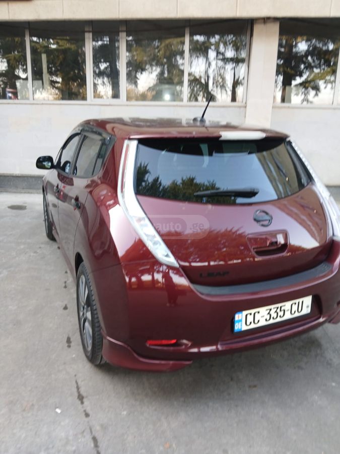 Nissan Leaf 2015 — photo 2
