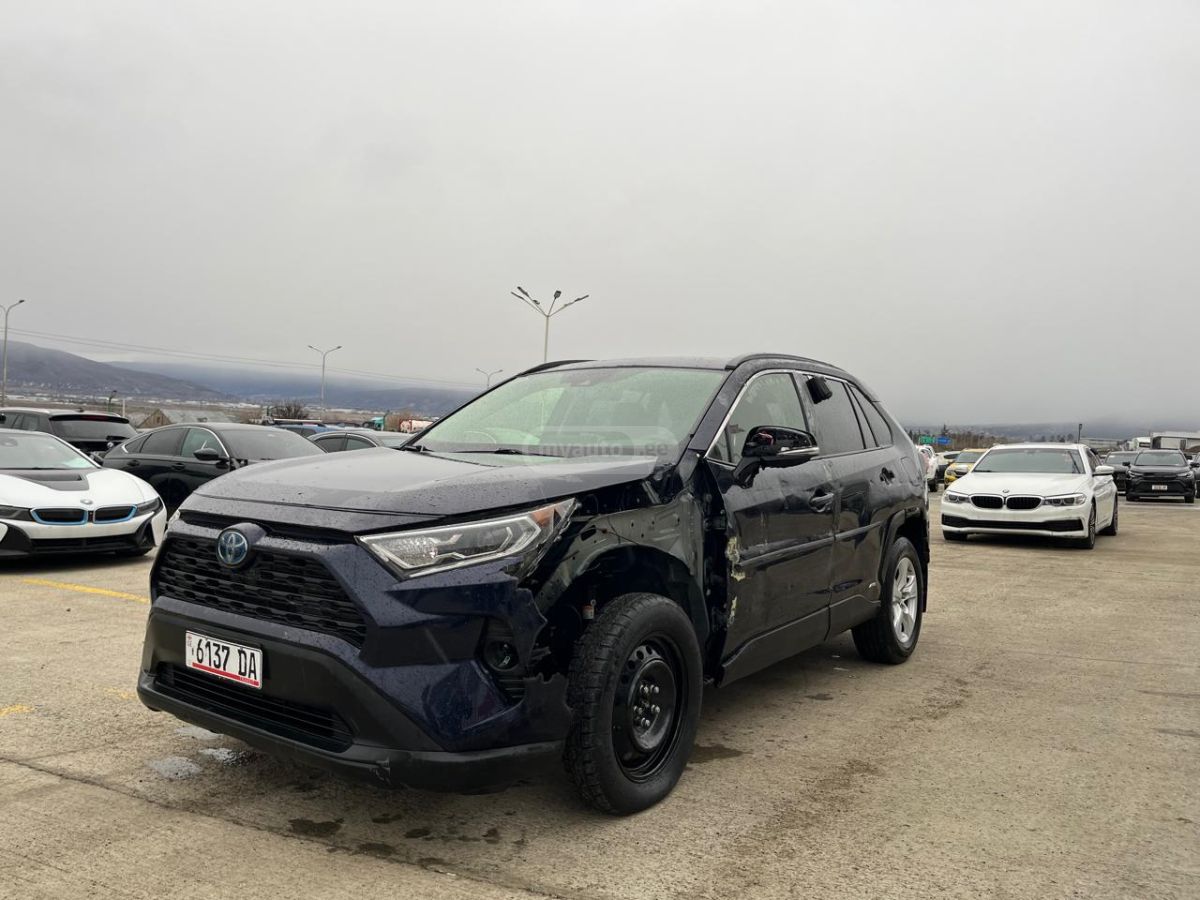 Toyota RAV 4 2020 — photo 2