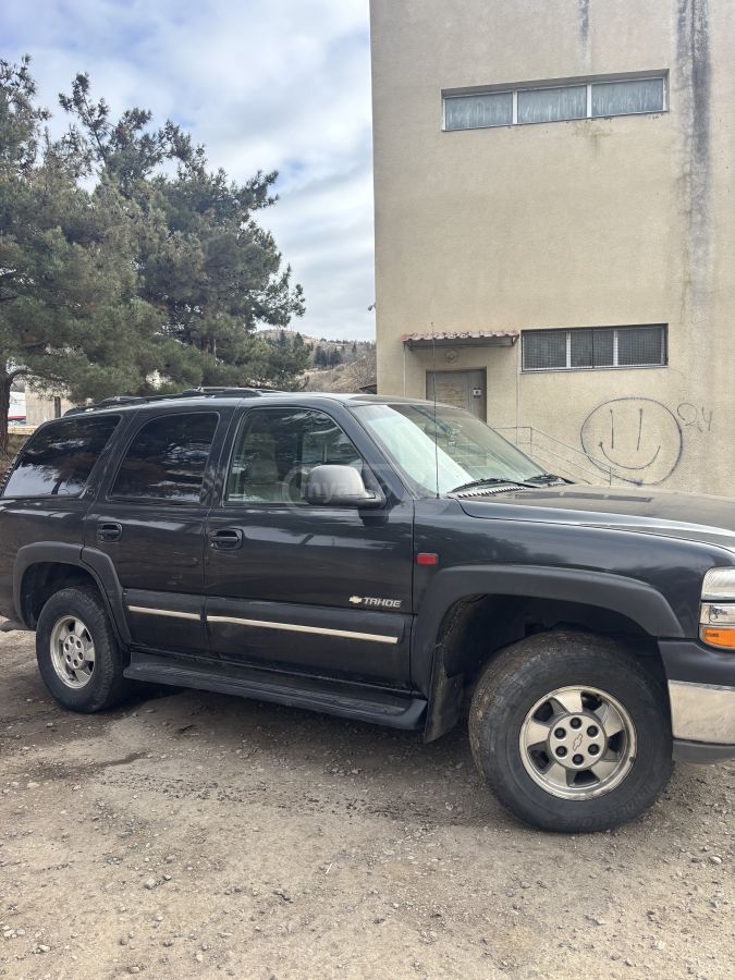 Chevrolet Tahoe 2003 — photo 2
